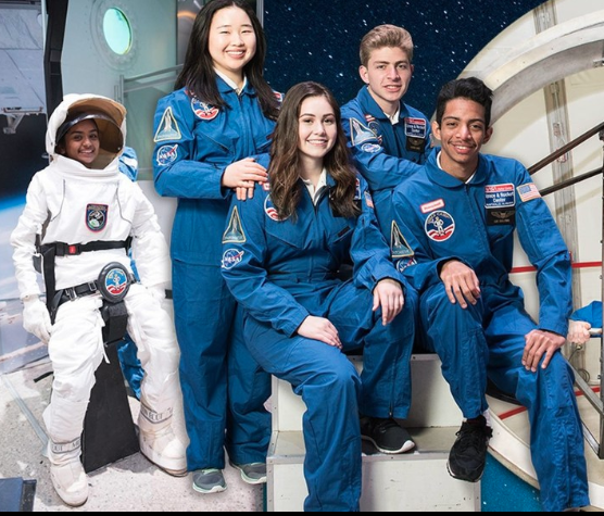 Honeywell Offers Students From Around The World The Opportunity To Train Like Astronauts